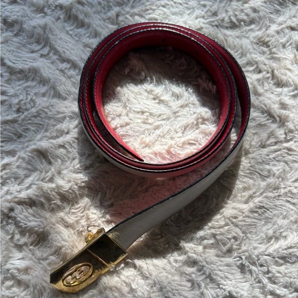 Gucci | Accessories | Gucci Vintage 7s Reversable Red White  display picture 3